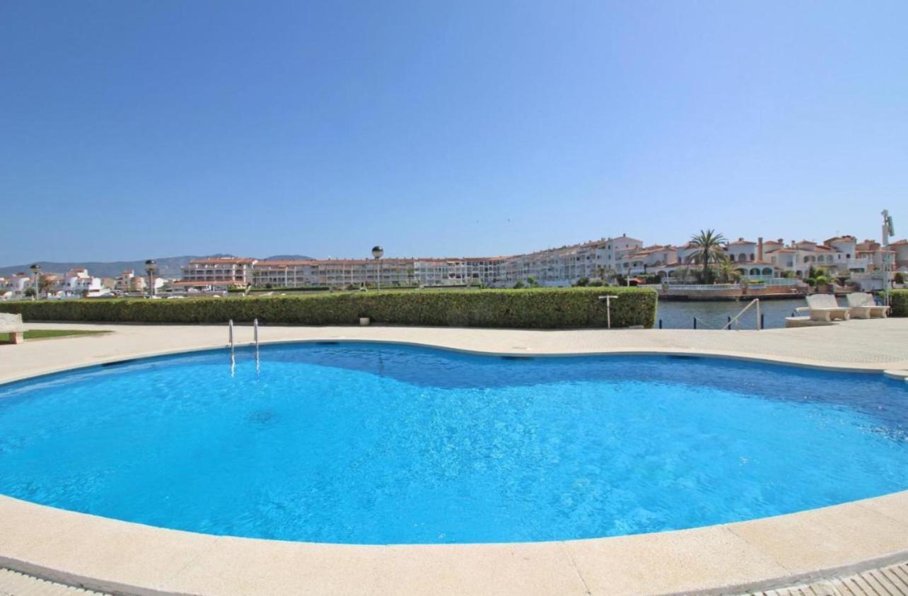 Apartamento Gran Lago Con Vistas Al Canal Empuriabrava Dış mekan fotoğraf