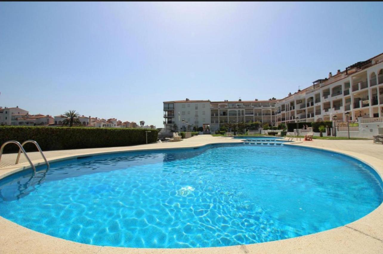 Apartamento Gran Lago Con Vistas Al Canal Empuriabrava Dış mekan fotoğraf